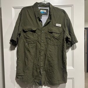 Men’s Magellan Outdoors Olive Green Fishing Short Sleeve Shirt Button Down